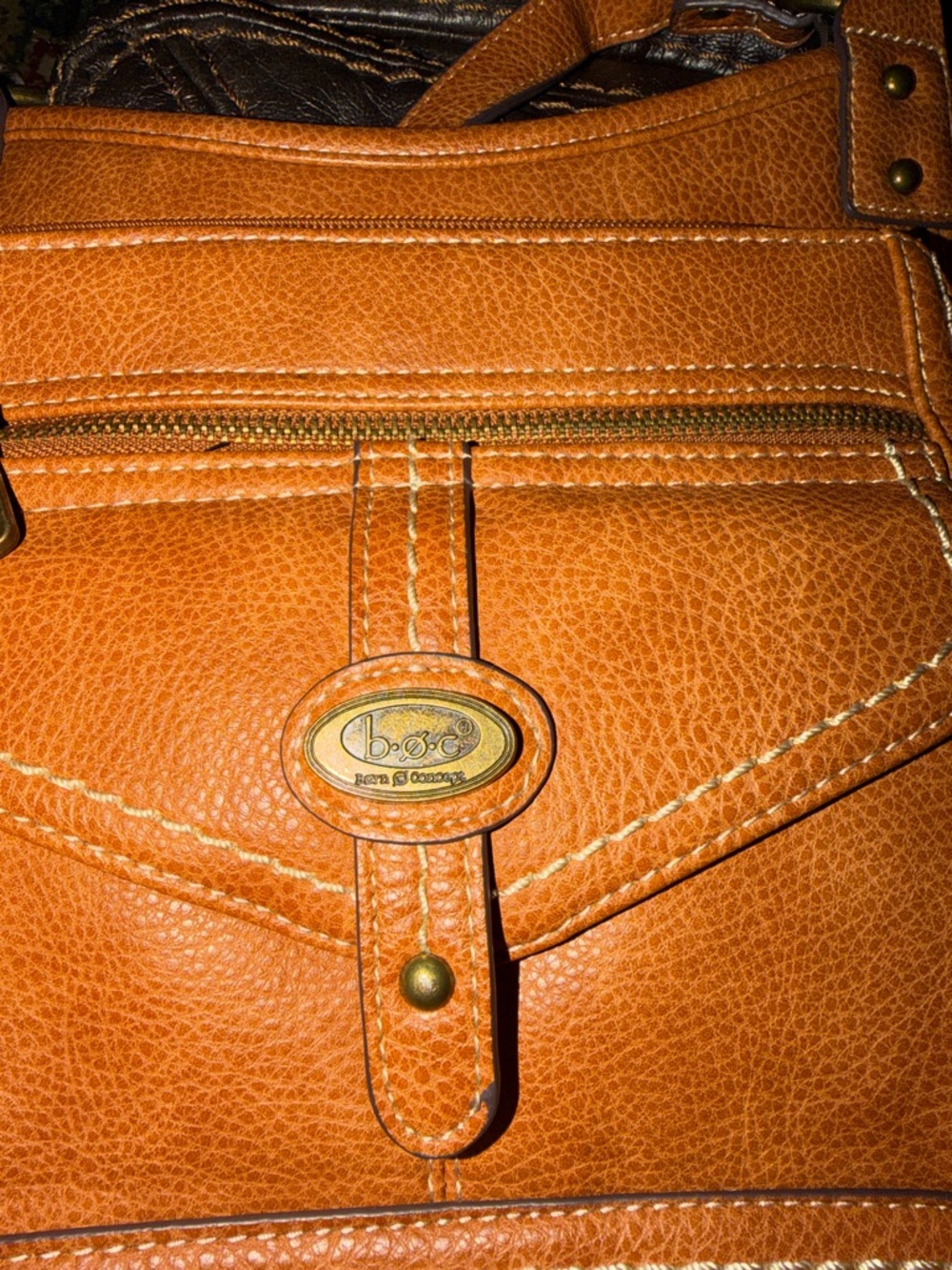 Classic Women's Crossbody Bag in Tan - Picture 2 of 5